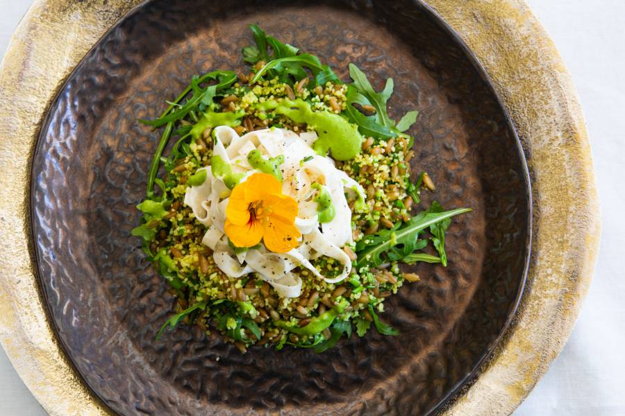 Nudeln auf Couscous Buchweizen Salat
