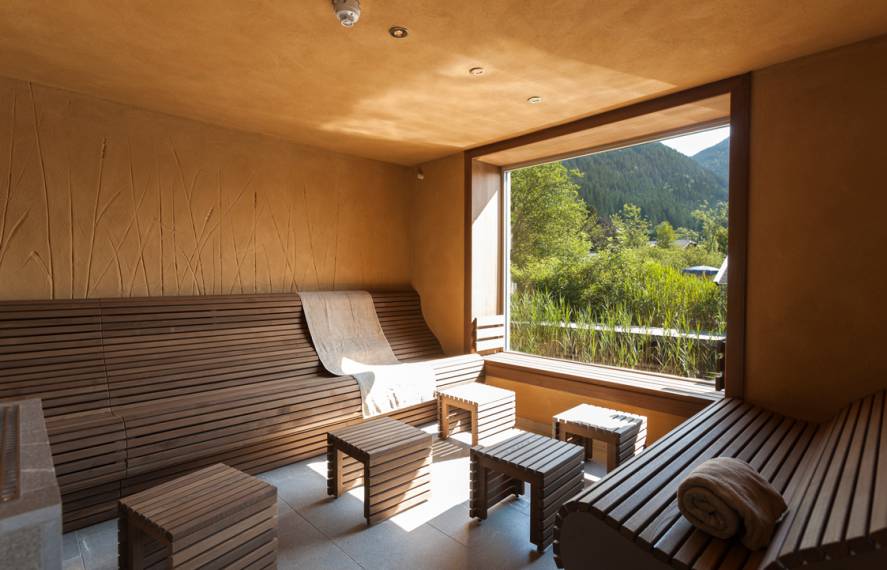 Sauna mit Seeblick im Strandhotel am Weissensee