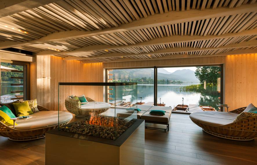 Spa & Relax Bereich mit Seeblick Strandhotel am Weissensee