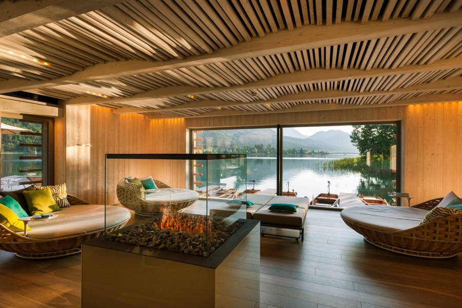 Spa & Relax Bereich mit Seeblick Strandhotel am Weissensee