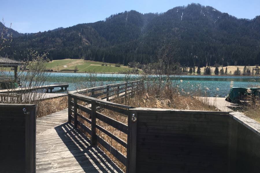 Aussicht von hauseigener Badehütte am Weissensee